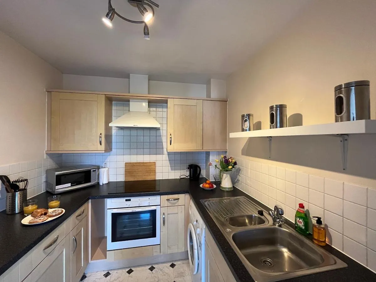 Two Bed Flat White Star Place Southampton