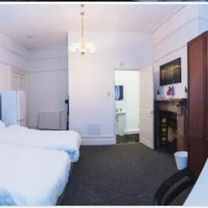  Hostal Howard House