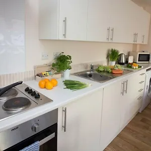 Stayzo Castle Point 6 - Premier Southampton